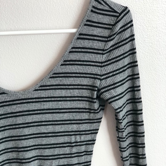 ⭐️ Express Ribbed Crop Top - Picture 4 of 6